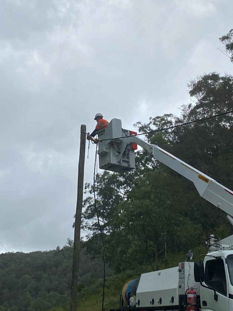 level 2 electrician tweed shire and Byron shire overhead power lines